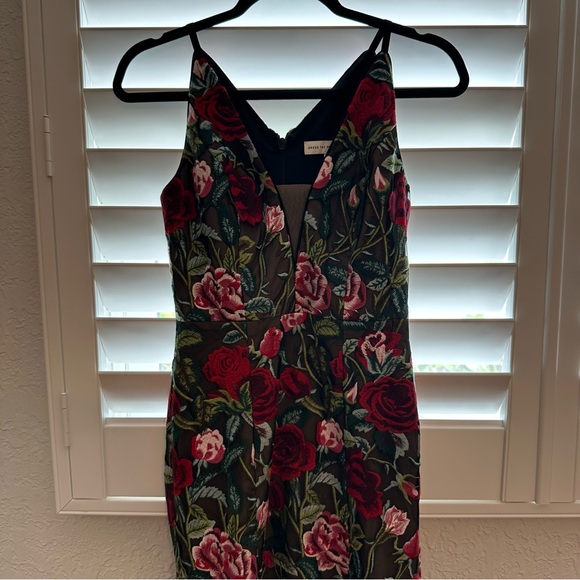 Dress the Population Isabelle Deep V-Neck Embroidered Midi Dress Size S - Picture 7 of 10